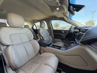 2017 Lincoln Continental Select