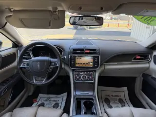 2017 Lincoln Continental Select