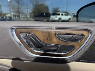 2017 Lincoln Continental Select