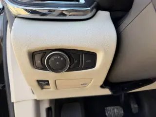 2017 Lincoln Continental Select