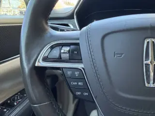 2017 Lincoln Continental Select