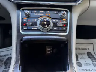 2017 Lincoln Continental Select