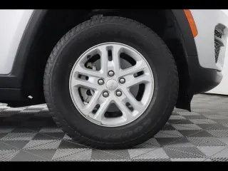 Jeep Grand Cherokee 2024 4x4 Laredo 4dr SUV