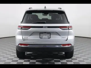 Jeep Grand Cherokee 2024 4x4 Laredo 4dr SUV