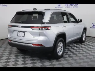 Jeep Grand Cherokee 2024 4x4 Laredo 4dr SUV