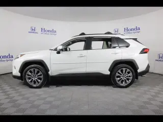 Toyota RAV4 2022 AWD XLE Premium 4dr SUV