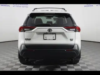 Toyota RAV4 2022 AWD XLE Premium 4dr SUV