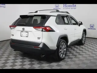 Toyota RAV4 2022 AWD XLE Premium 4dr SUV