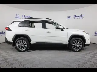 Toyota RAV4 2022 AWD XLE Premium 4dr SUV