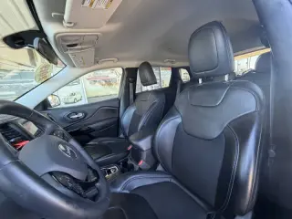 2020 Jeep Cherokee Altitude