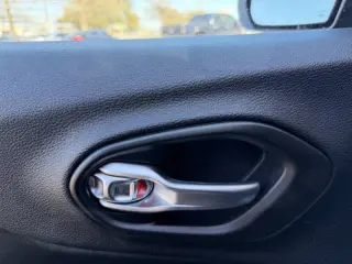 2020 Jeep Cherokee Altitude