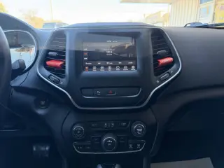 2020 Jeep Cherokee Altitude