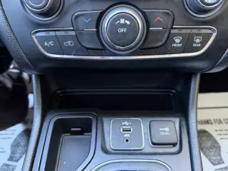 2020 Jeep Cherokee Altitude