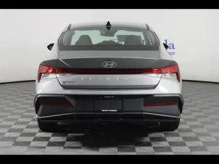 Hyundai ELANTRA 2024 SEL 4dr Sedan