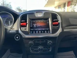 2019 Chrysler 300 Touring