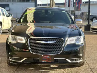 2019 Chrysler 300 Touring