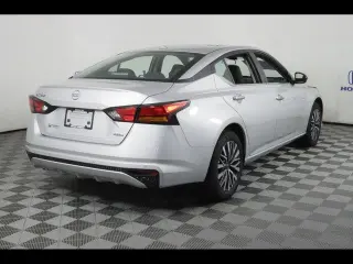 Nissan Altima 2025 AWD 2.5 SV 4dr Sedan