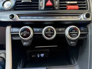 2020 Genesis G70 2.0T