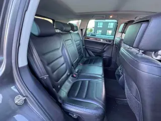 2012 Volkswagen Touareg Lux