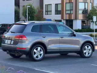 2012 Volkswagen Touareg Lux