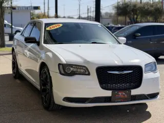 2019 Chrysler 300 Touring