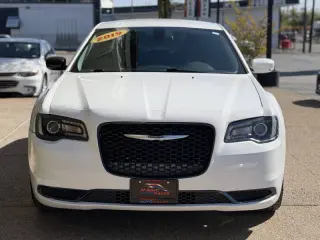 2019 Chrysler 300 Touring