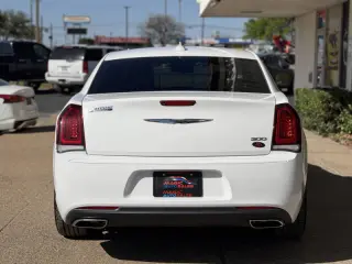 2019 Chrysler 300 Touring