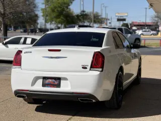 2019 Chrysler 300 Touring