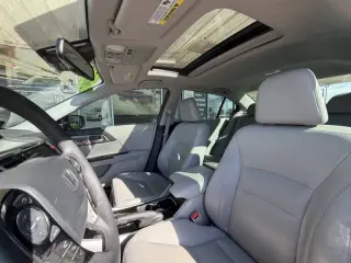 2017 Honda Accord EX-L V6 w/Navi w/Honda Sensing