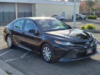 2020 Toyota Camry Hybrid LE