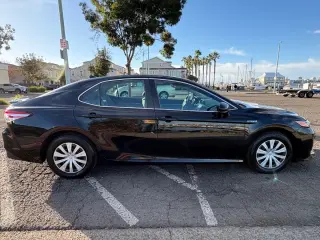 2020 Toyota Camry Hybrid LE