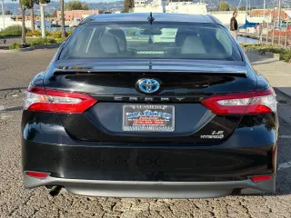 2020 Toyota Camry Hybrid LE