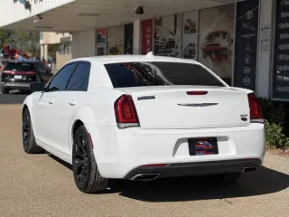2019 Chrysler 300 Touring