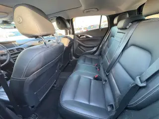 2017 INFINITI QX30 Premium
