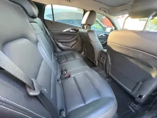 2017 INFINITI QX30 Premium