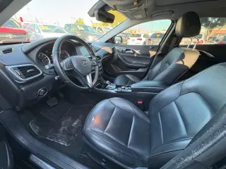 2017 INFINITI QX30 Premium