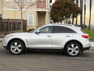 2009 INFINITI FX35 