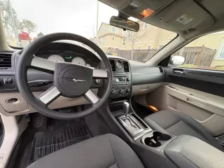 2005 Chrysler 300 300