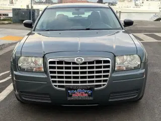 2005 Chrysler 300 300