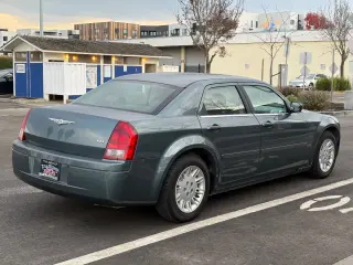 2005 Chrysler 300 300