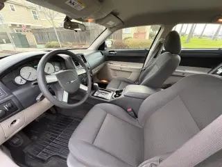 2005 Chrysler 300 300