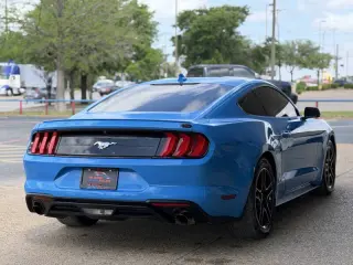 2022 Ford Mustang EcoBoost