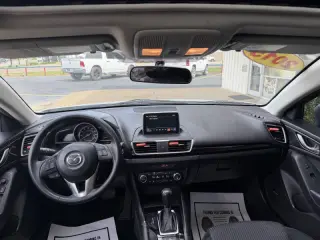 2015 Mazda MAZDA3 i Touring