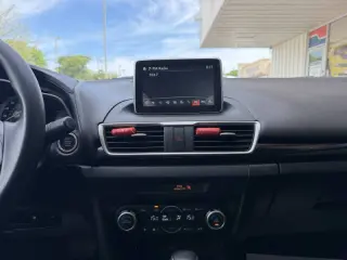 2015 Mazda MAZDA3 i Touring