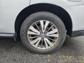 2019 Nissan Pathfinder SV