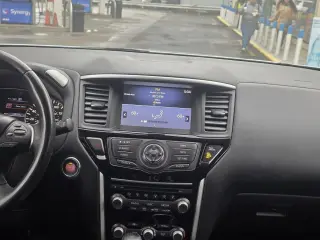 2019 Nissan Pathfinder SV