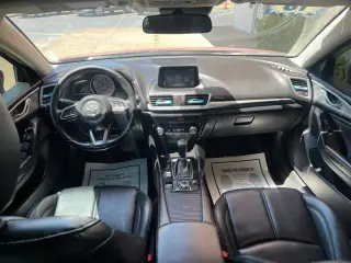 2018 Mazda MAZDA3 Touring
