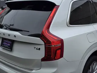2016 Volvo XC90 T6 Momentum