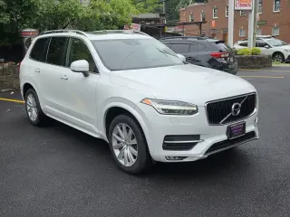 2016 Volvo XC90 T6 Momentum