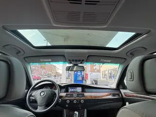 2009 BMW 5 Series 528i xDrive